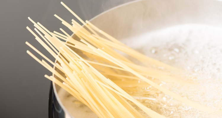 Cantidad de agua necesaria para hervir pasta