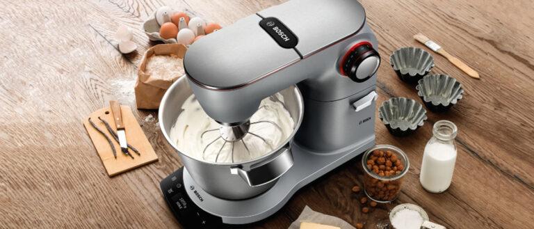 Cocina con robot de cocina otoño