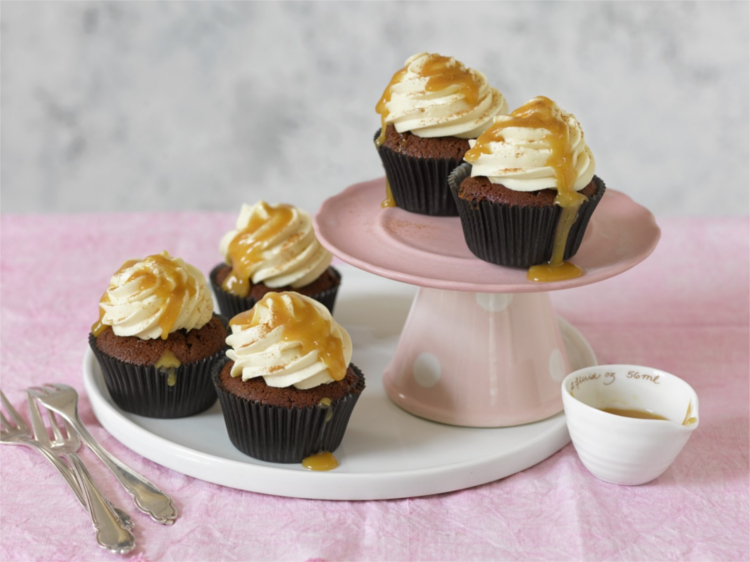 Cupcakes de chocolate y crema de queso