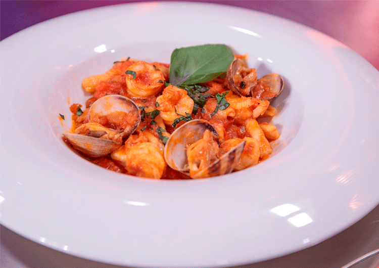 strozzapreti con almejas